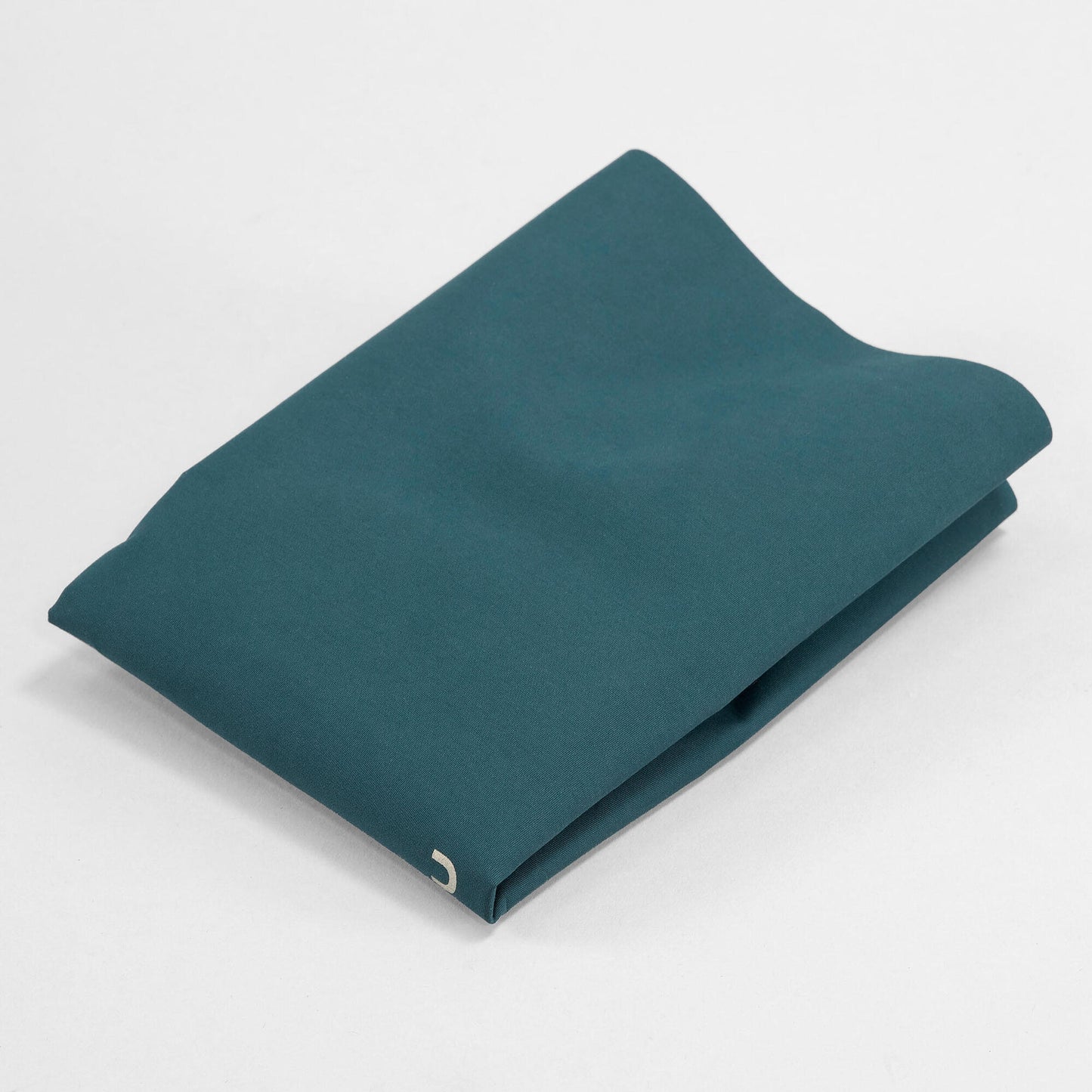 {*dark-petrol-blue-8677189*}