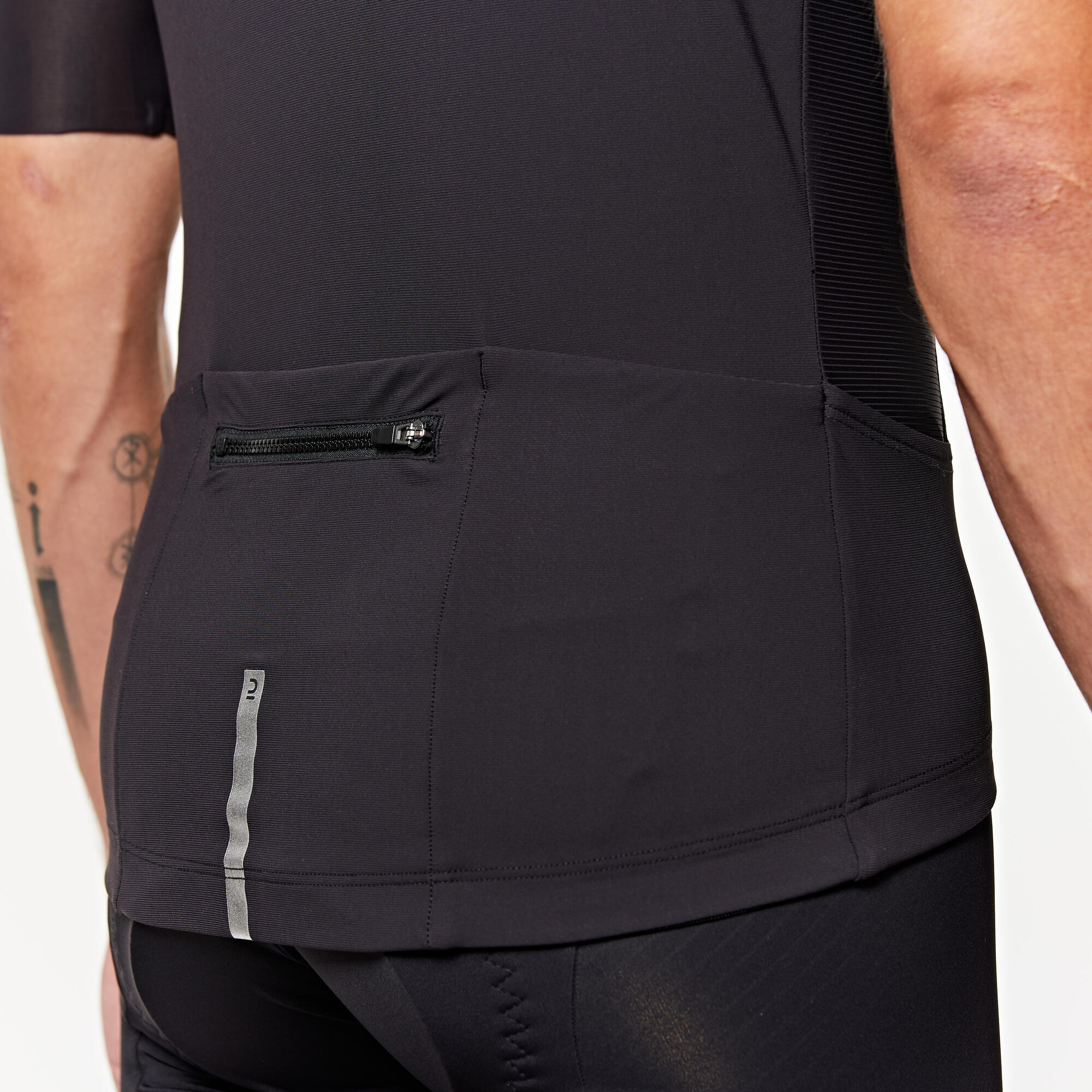 {*smoked-black-8733012*}