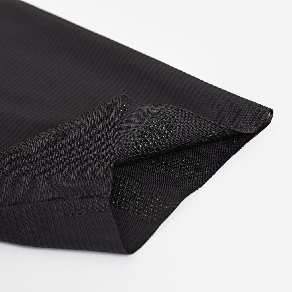 {*smoked-black-8733012*}