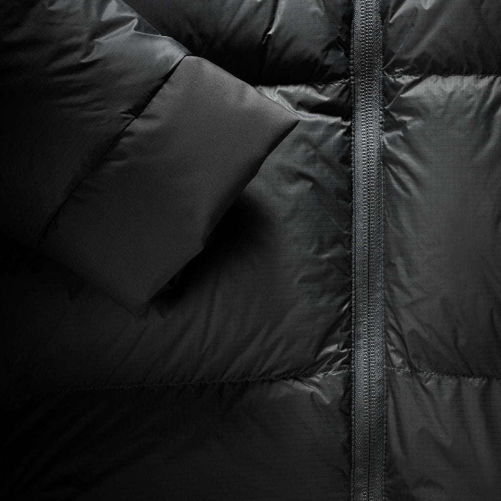 {*carbon-gray-8736240*}