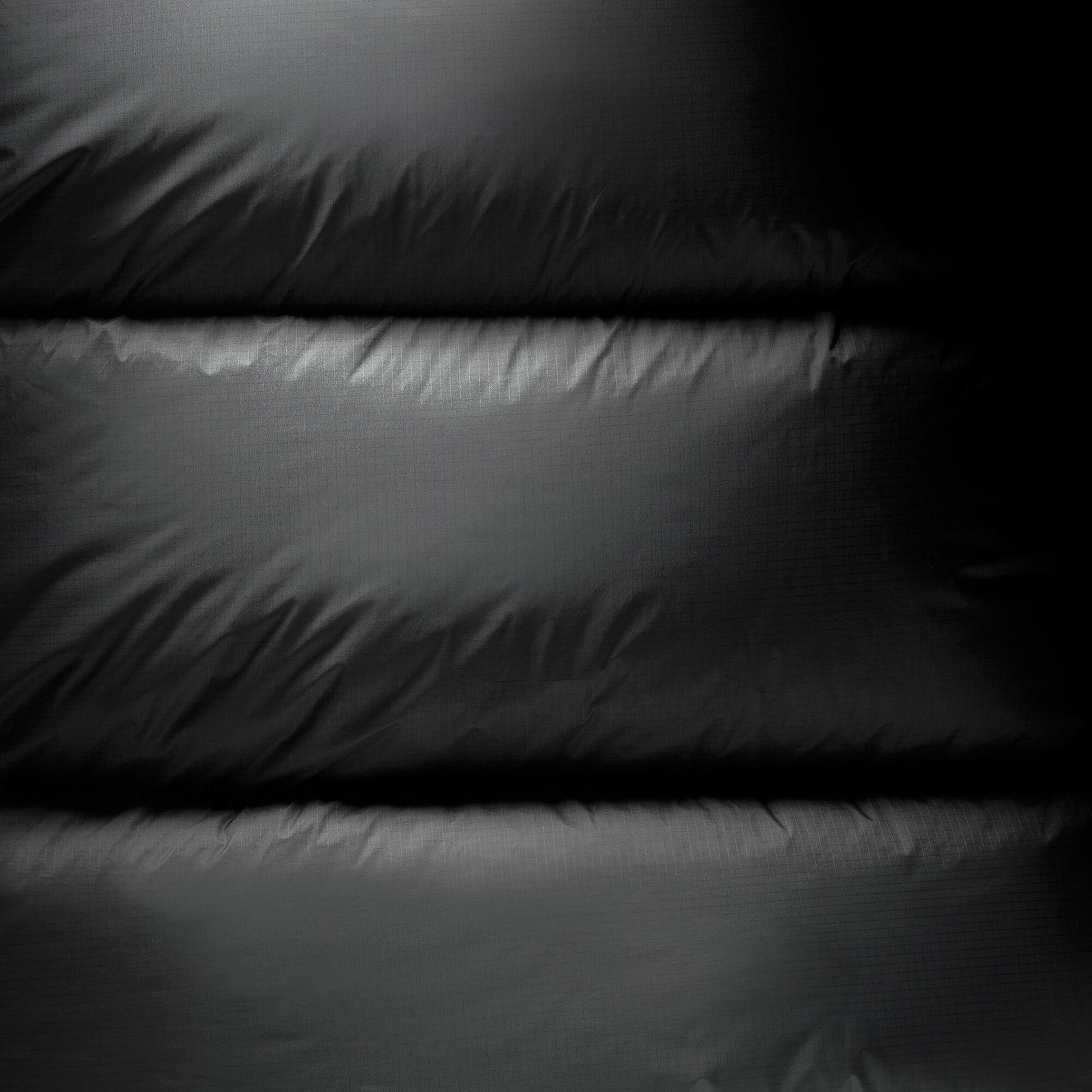 {*carbon-gray-8736240*}