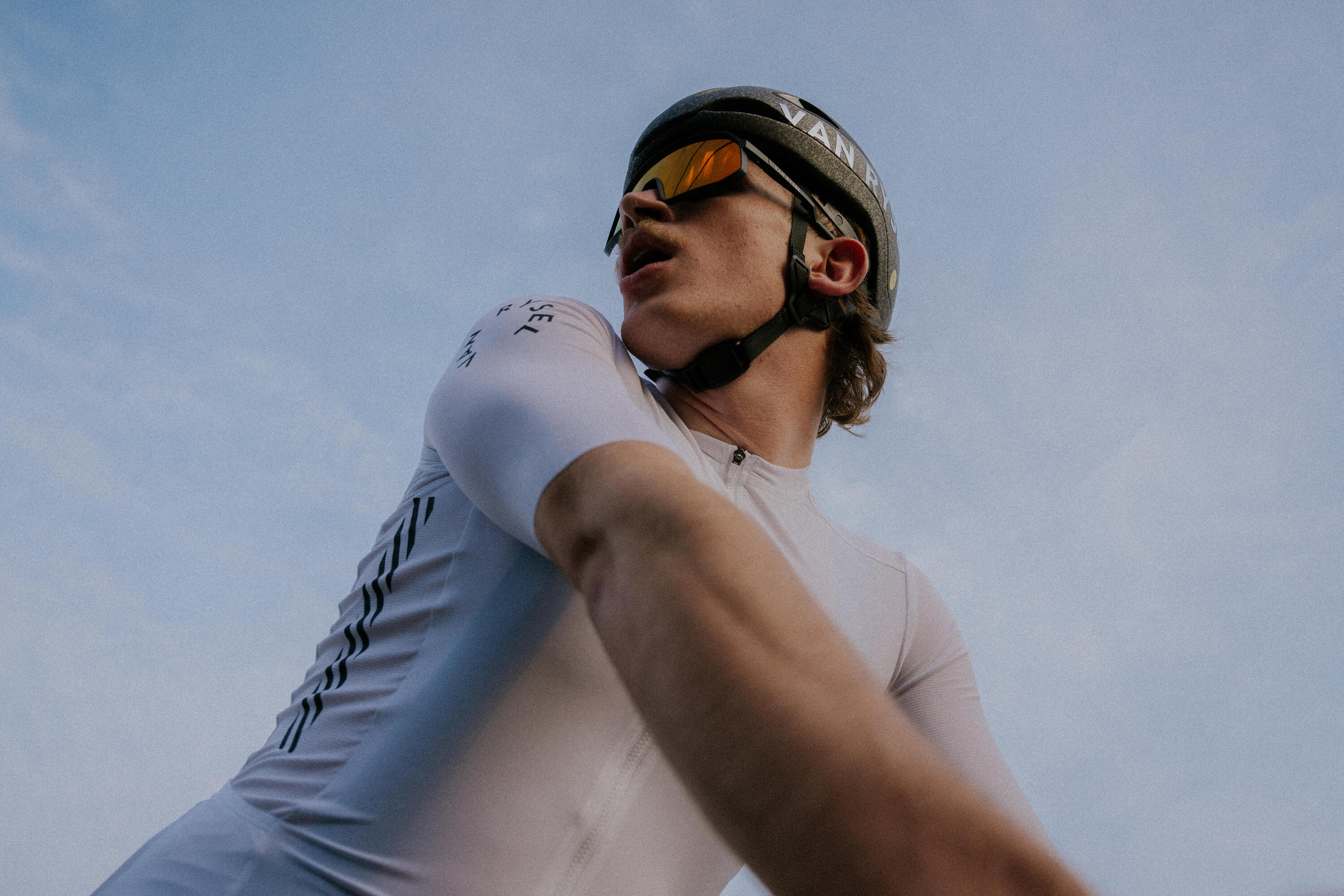 {*[[contextphoto]]*}