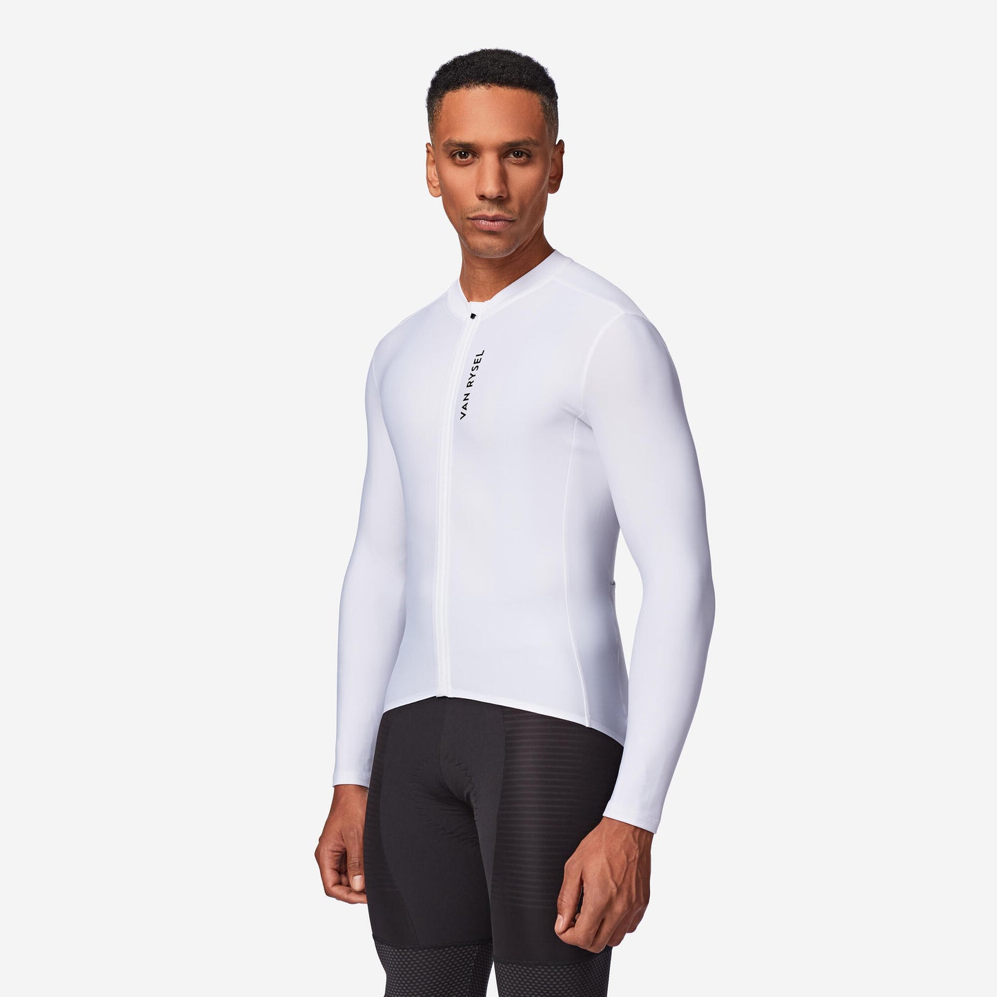 {*snowy-white-8819702*}