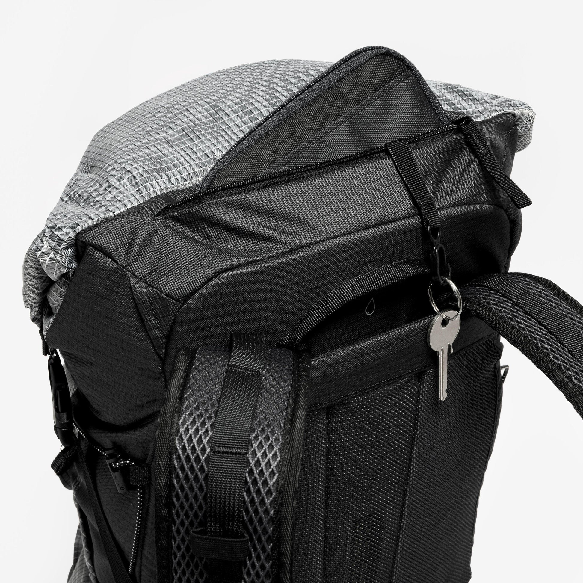 Quechua MH500 22 L Lightweight Hiking Backpack