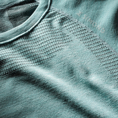 {*frosty-turquoise-8828148*}