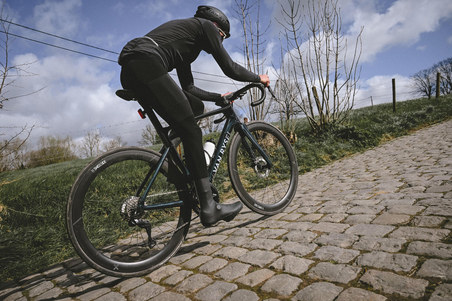 {*[[contextphoto]]*}