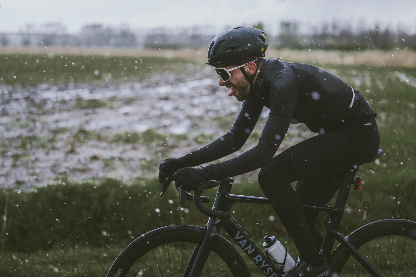 {*[[contextphoto]]*}