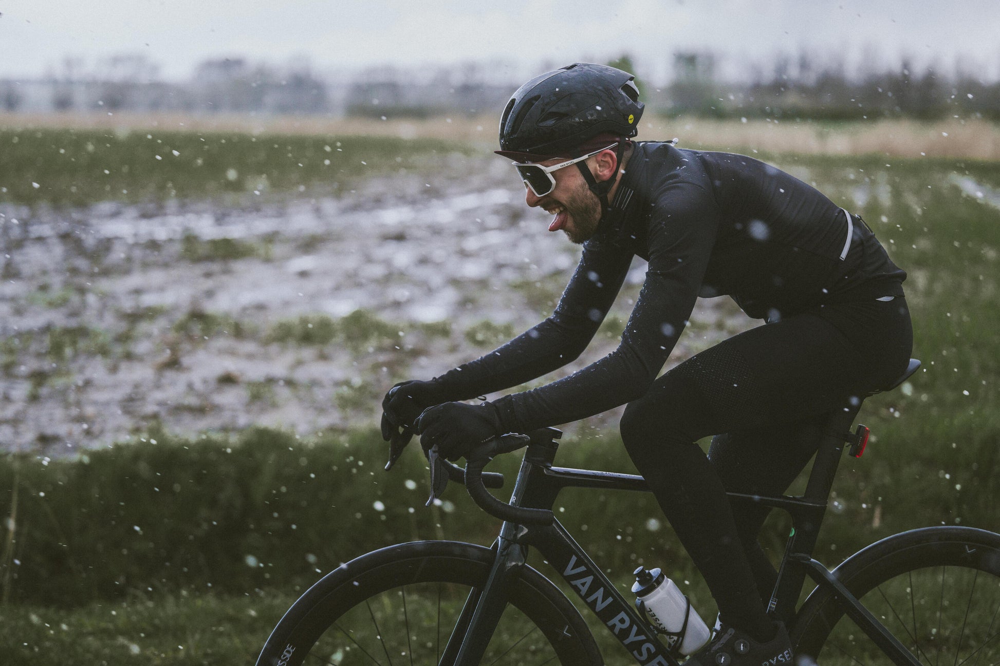 {*[[contextphoto]]*}