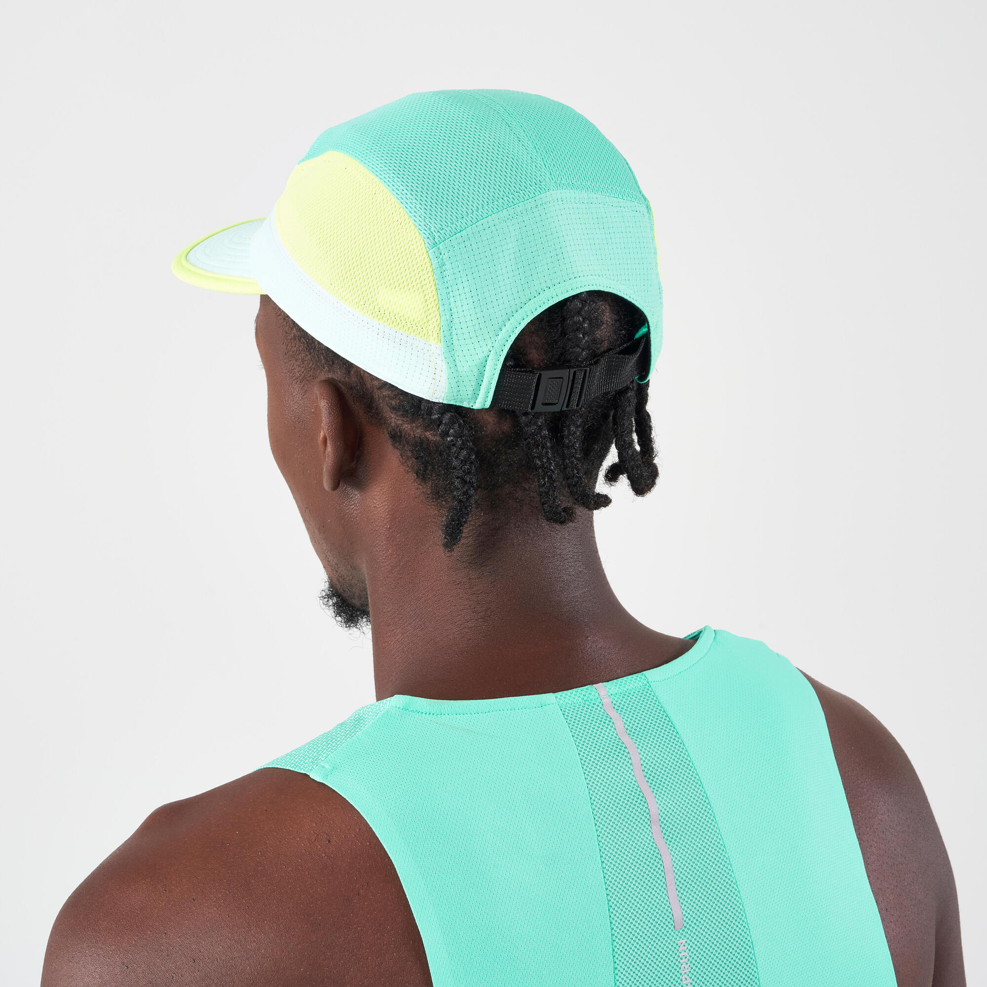 {*mint-green-8852483*}