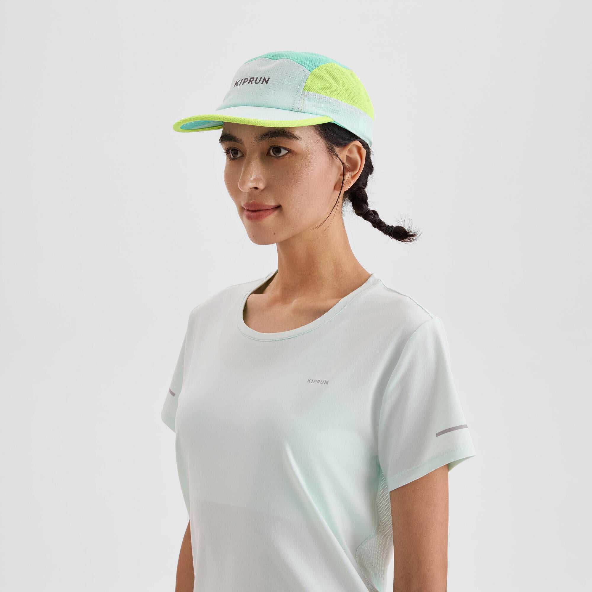 {*mint-green-8852483*}