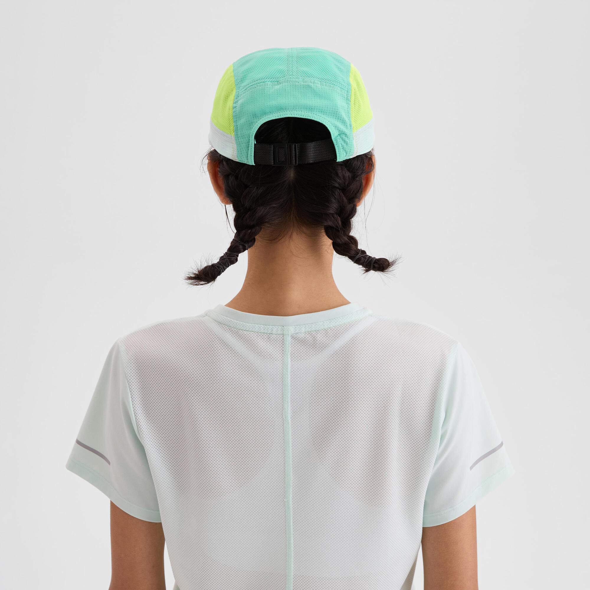 {*mint-green-8852483*}
