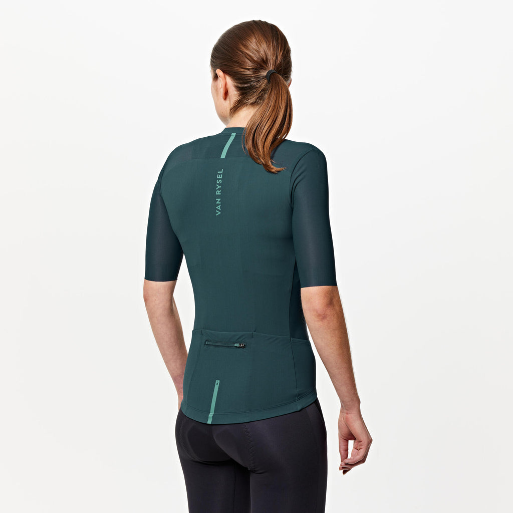 {*deep-sea-turquoise-8881725*}