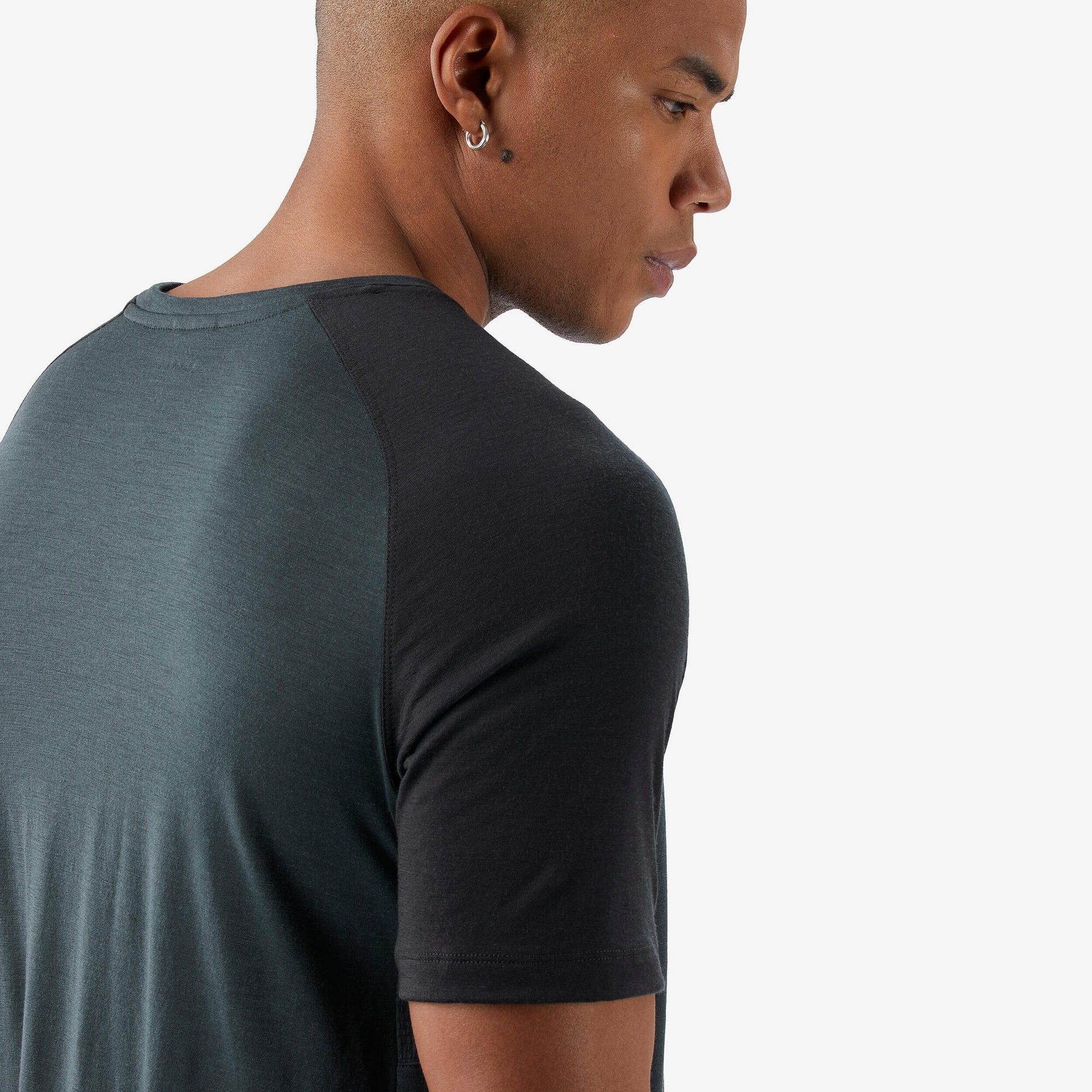 {*graphite-grey-8902053*}