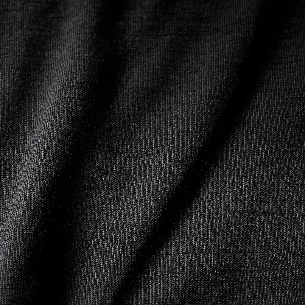 {*ultra-black-8916432*}