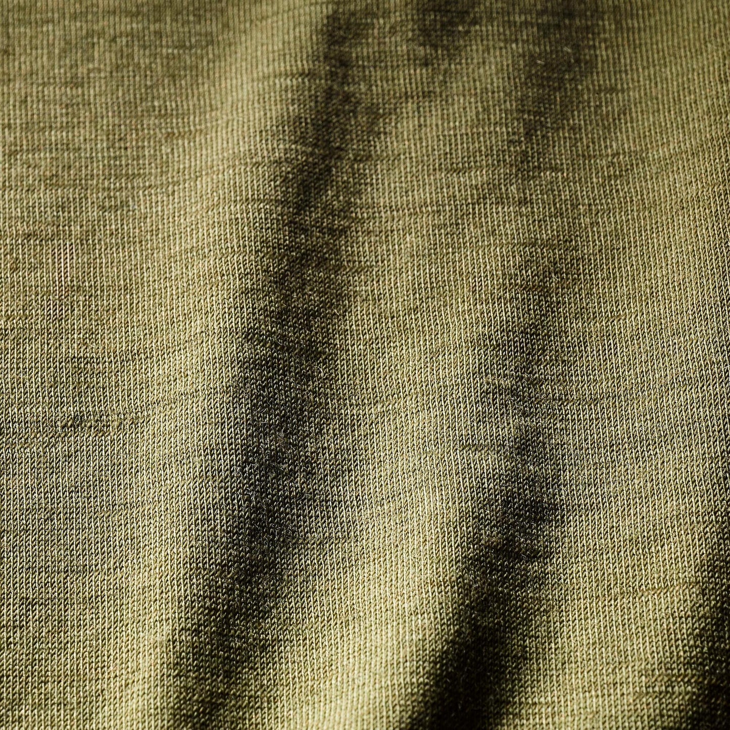 {*golden-olive-green-8916433*}