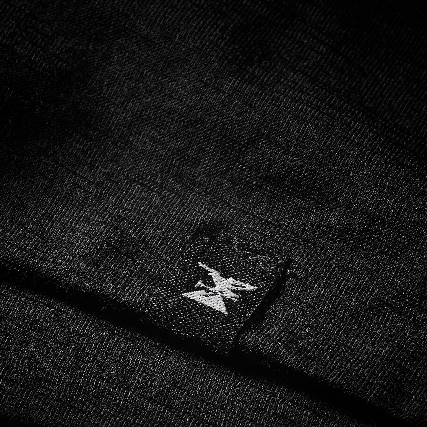 {*ultra-black-8928181*}