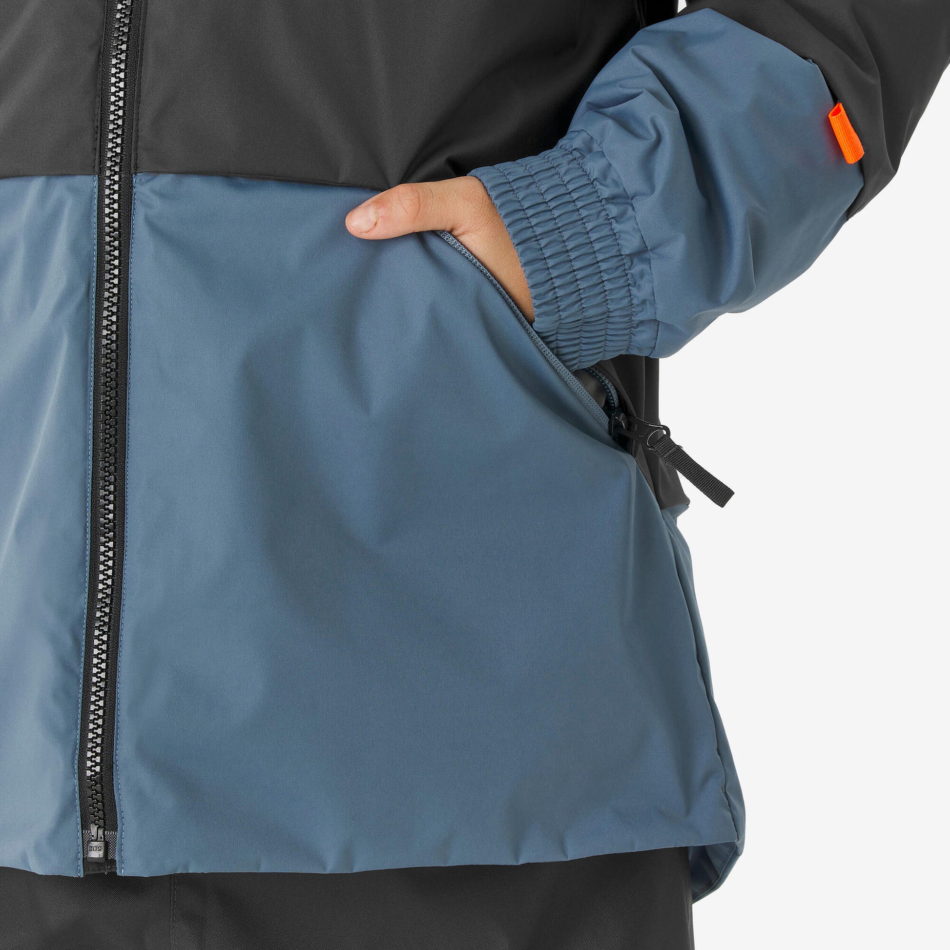 {*carbon-gray-8938129*}