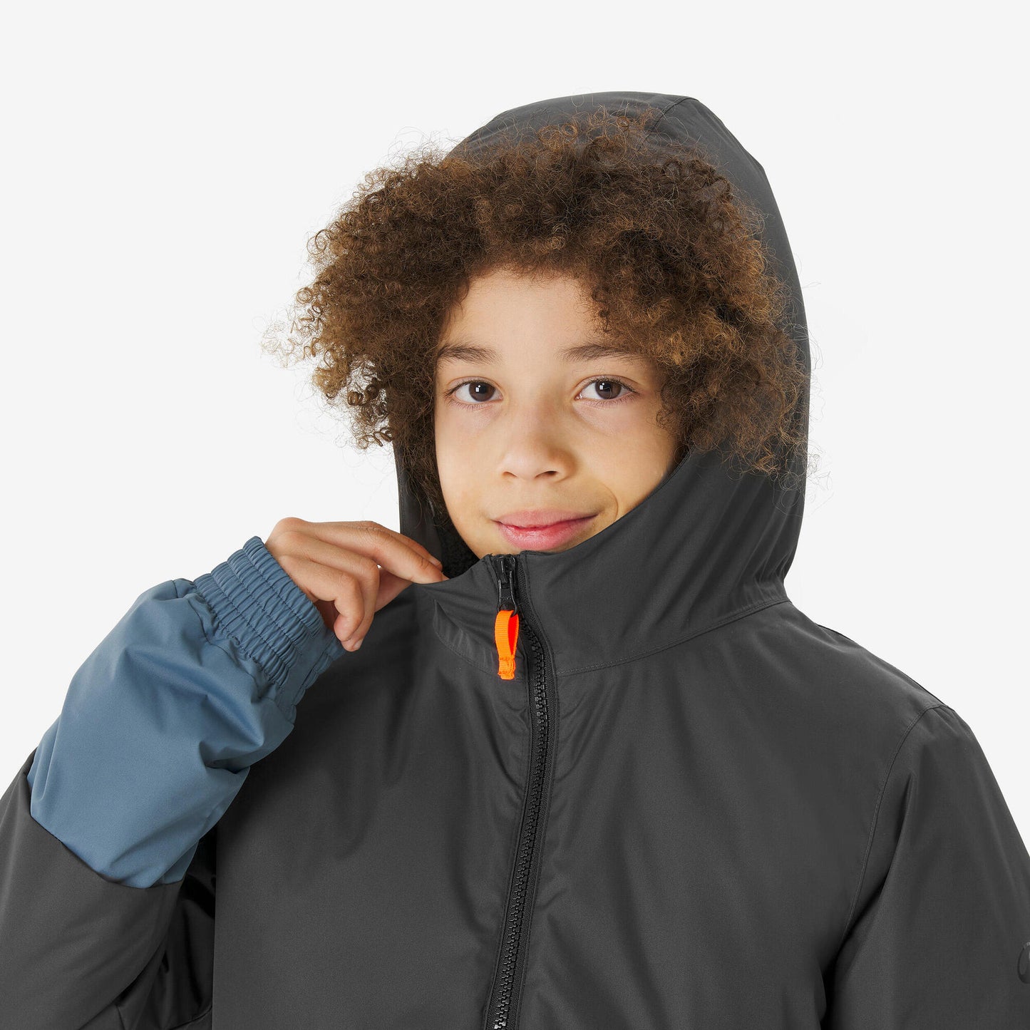 {*carbon-gray-8938129*}