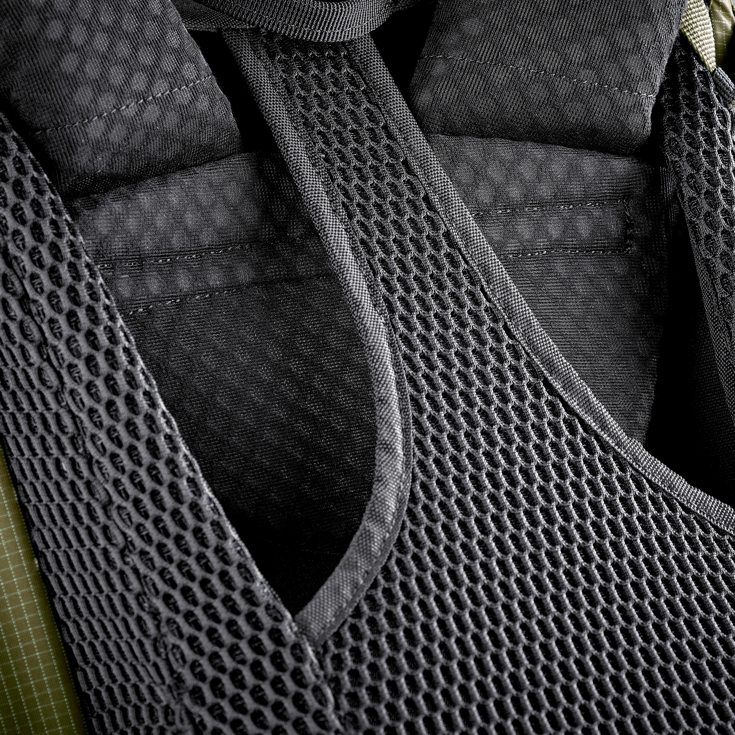 Men’s 60+10 L Trekking Backpack MT500 Air