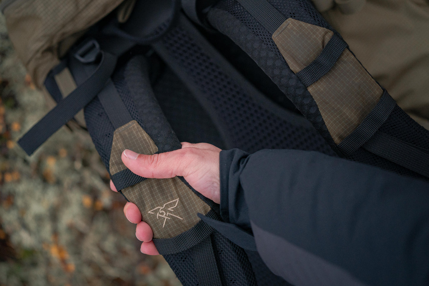 Men’s 60+10 L Trekking Backpack MT500 Air