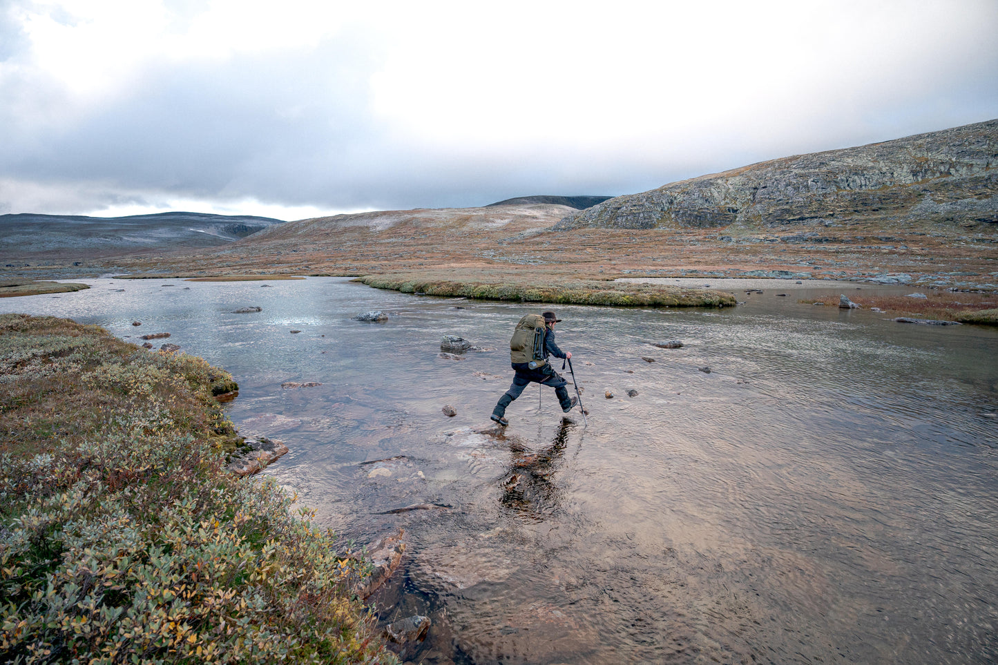 Men’s 60+10 L Trekking Backpack MT500 Air