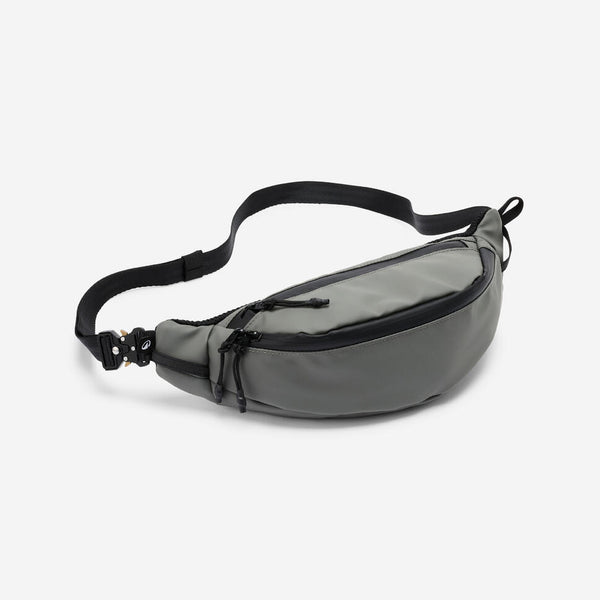 2 pocket Waterproof BumBag – Decathlon